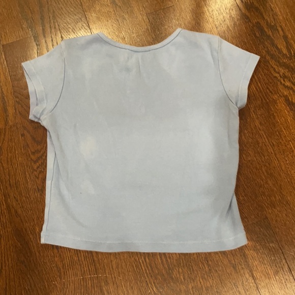 ADORABLE blue cropped tee in amazing condition - Picture 2 of 3